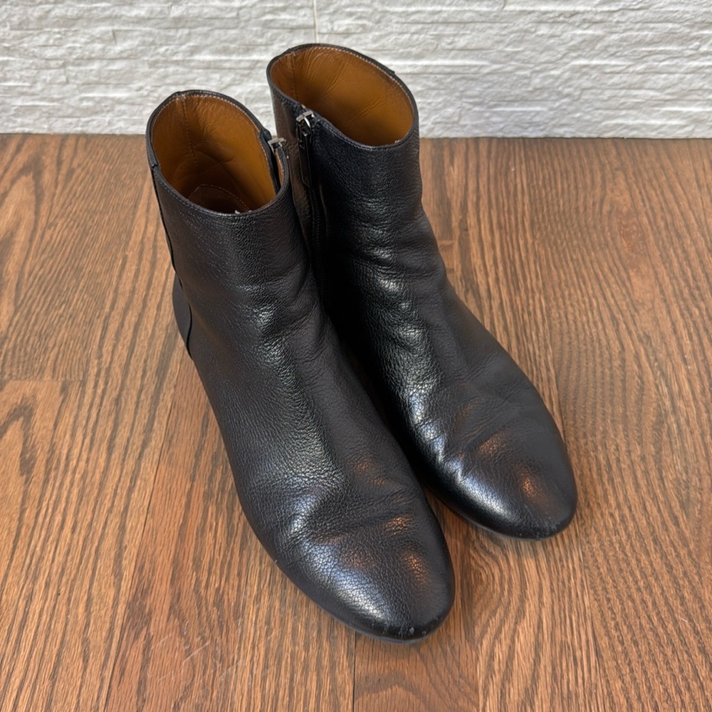 Aquatalia Black Chelsea Boots - Size 8 - Gently Worn and Waterproof